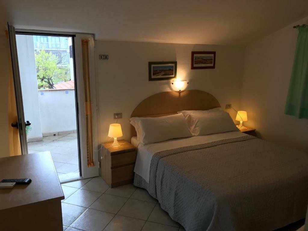 Hotel B&B Rispescia Grosseto Kültér fotó